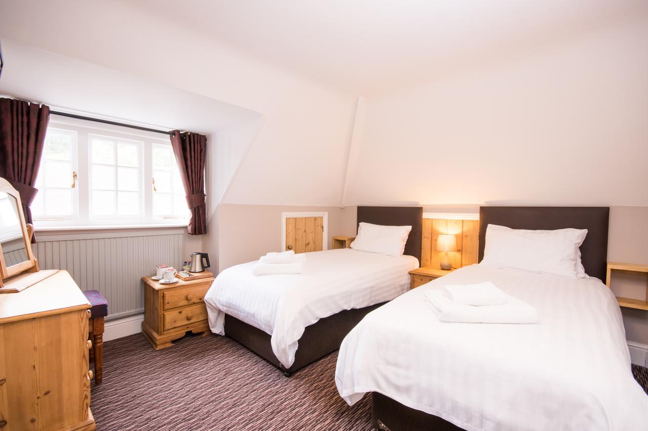 Twin Room with Shower