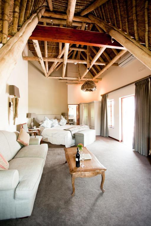 Executive Honeymoon Suite, Euryanthe,1580344199:JPEG