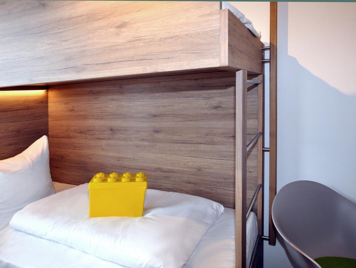 Triple Room,696247488:JPEG