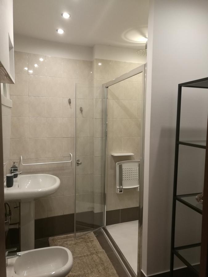 One-Bedroom Apartment - Annex