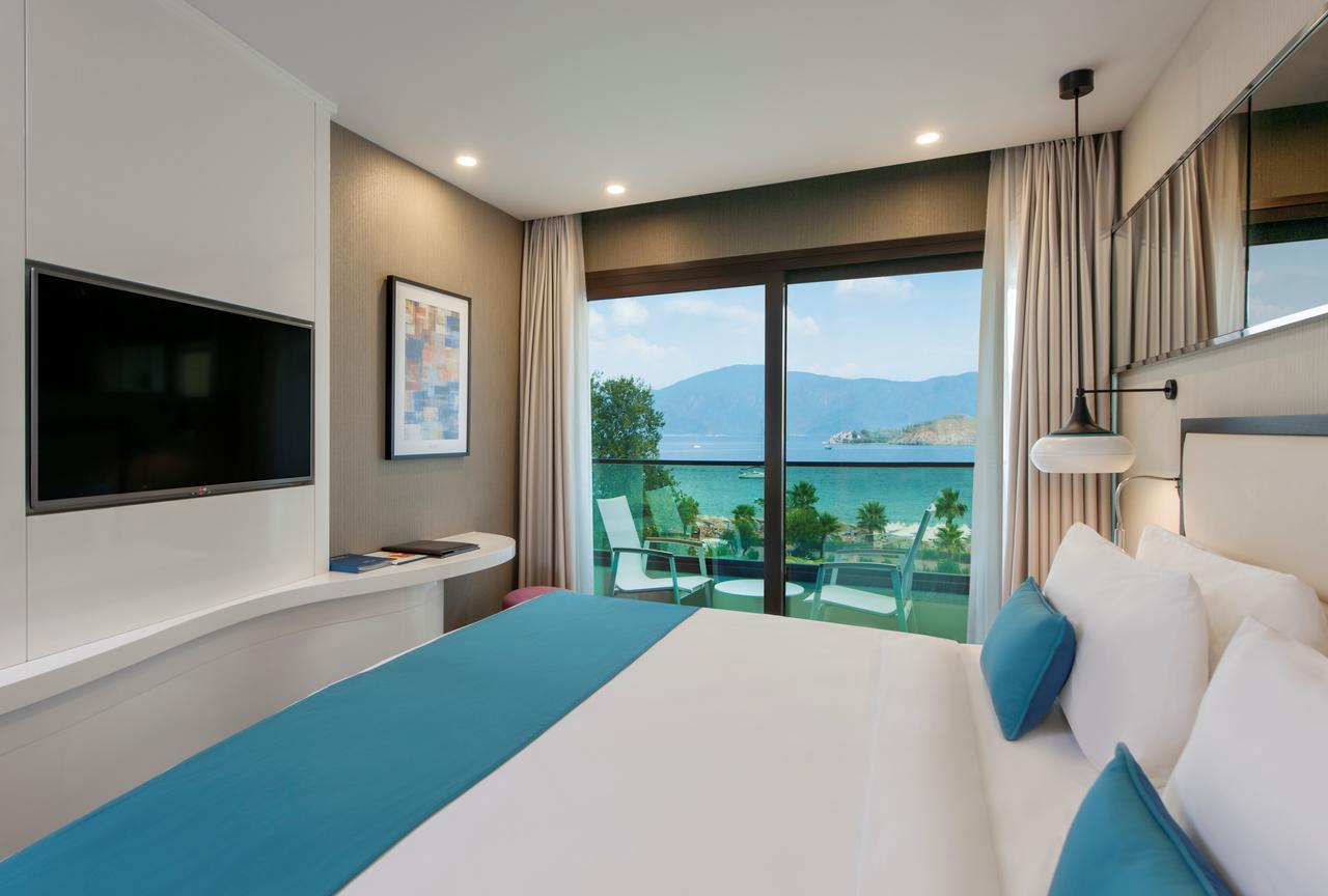 Superior Room with Queen Size Bed, Sea View