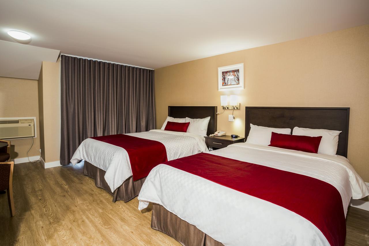 Superior Queen Room - 2 Queen Beds with Wood Floor