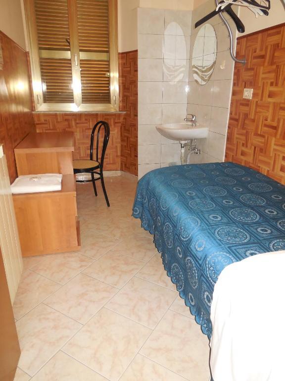 Habitación Individual con baño compartido