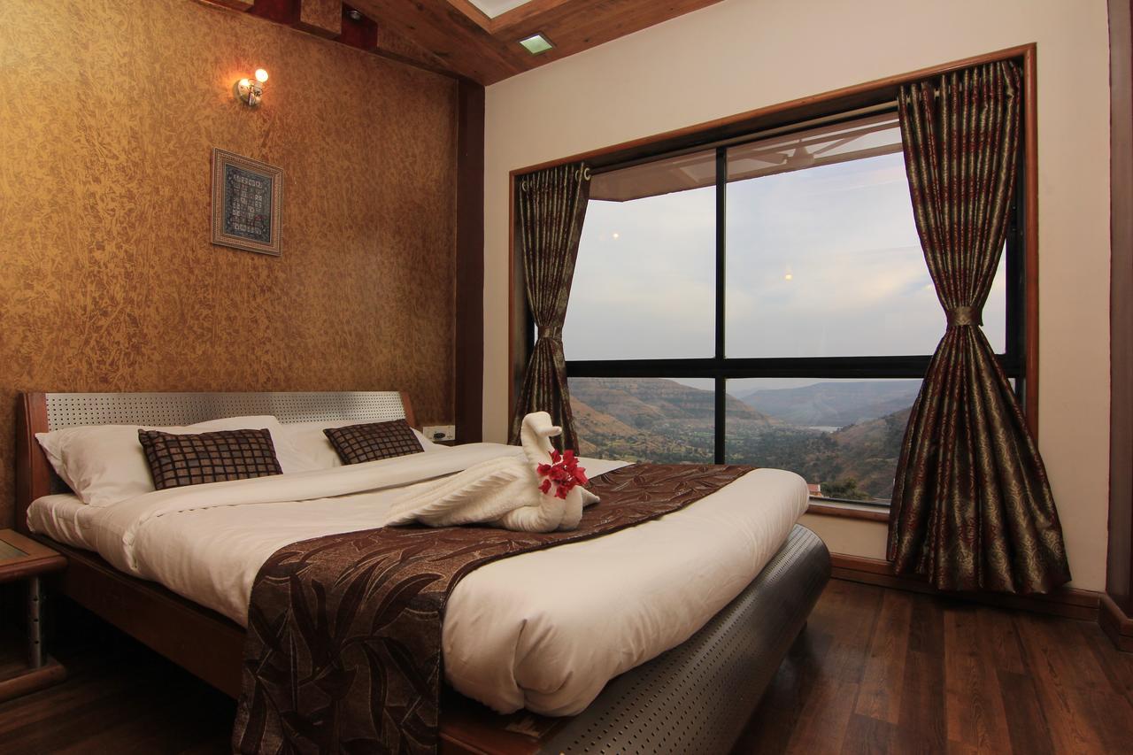 Junior Suite with Mountain View