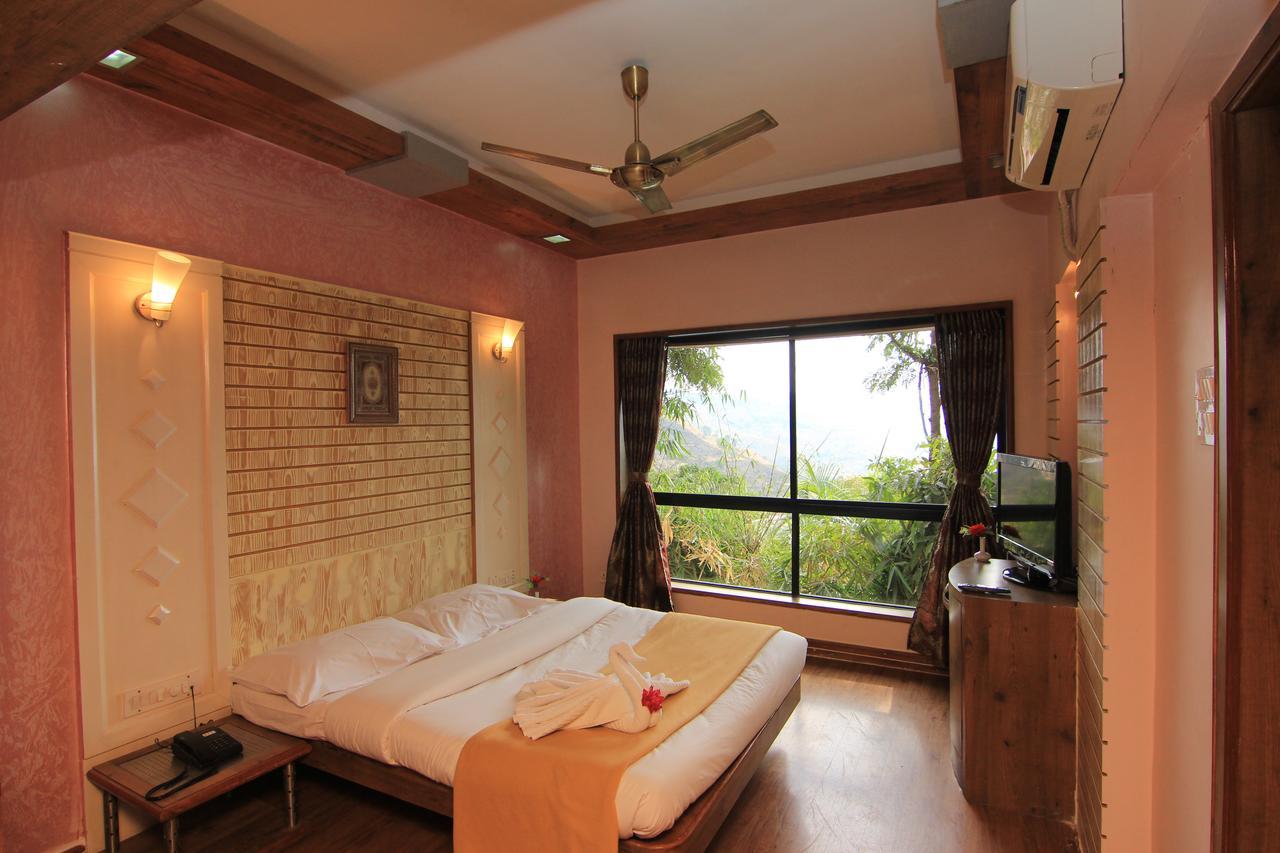 Valley Facing Couple Room with Mountain View
