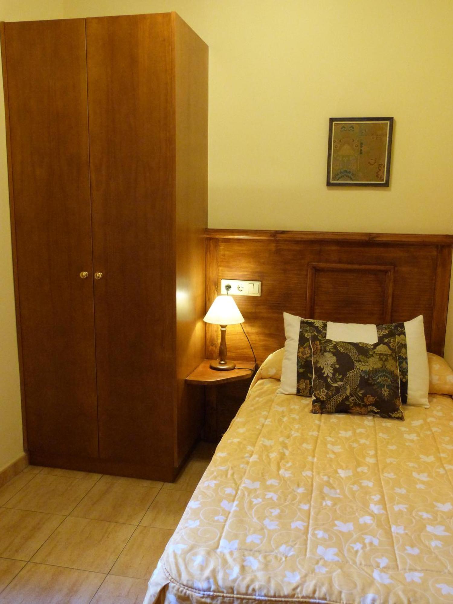 Economy Single Room