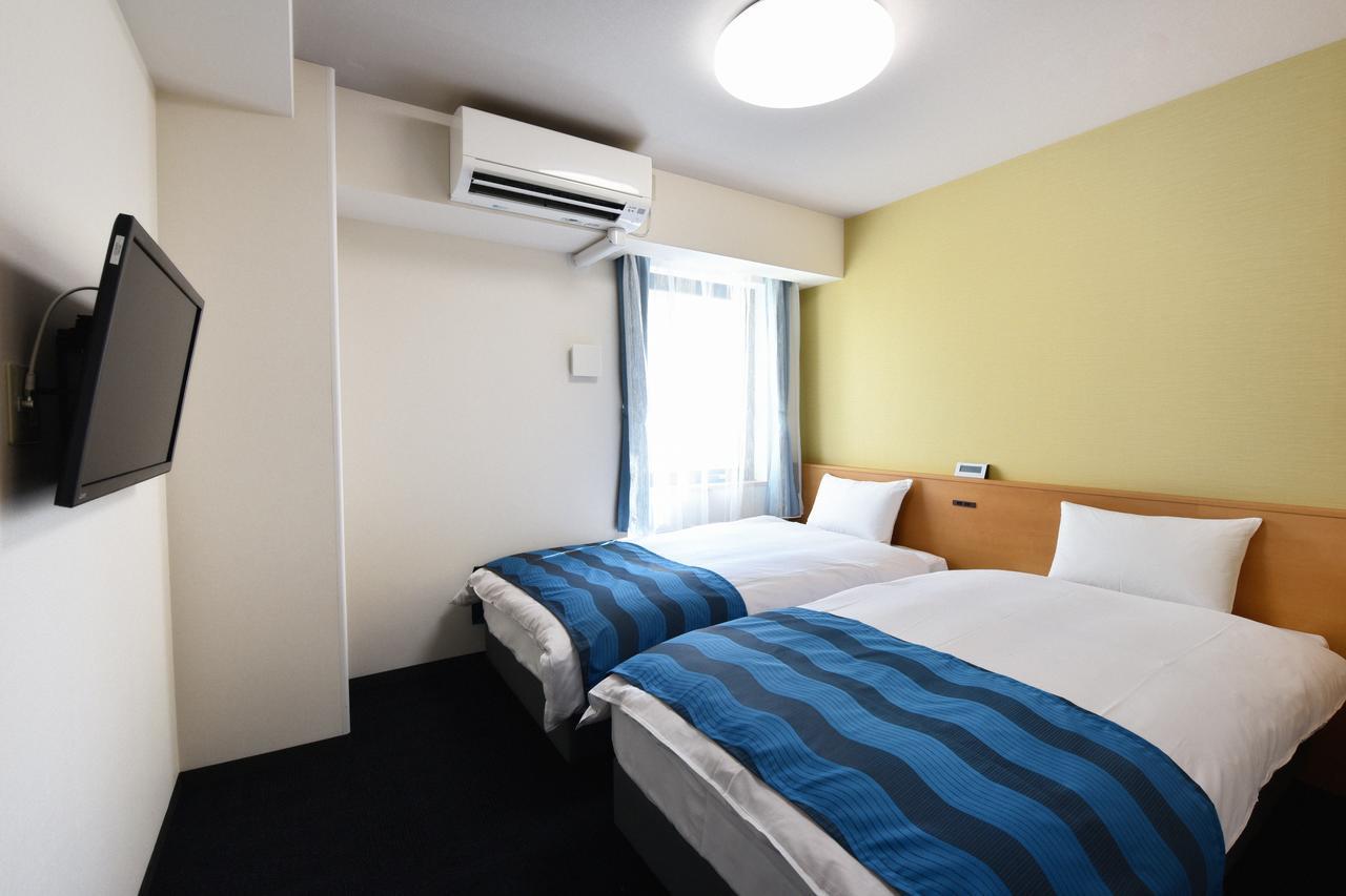 Twin Room with Shower