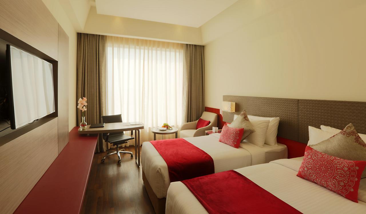 Deluxe Double or Twin Room with 20% discount on food and beverages | Complimentary one way airport transfer until 30th Sep