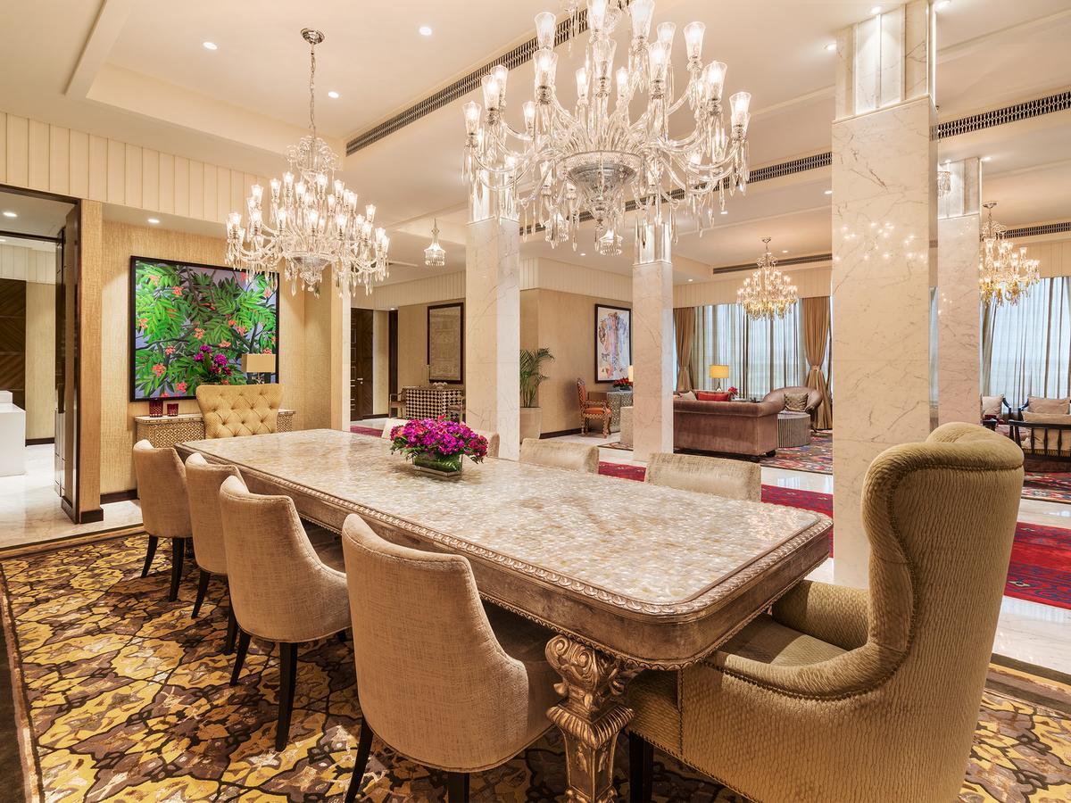 Presidential Suite Two Way Airport Transfers Evening Cocktail Hours & High-Tea