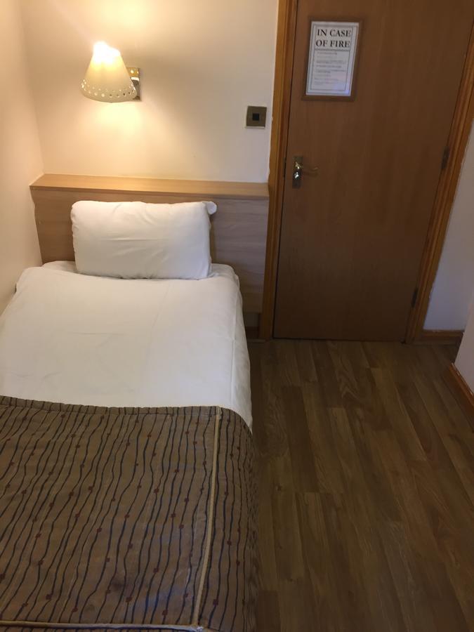 Single Room with Shared Bathroom