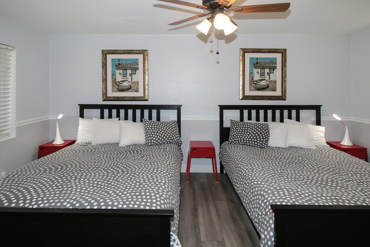 One Bedroom with Queen Bed