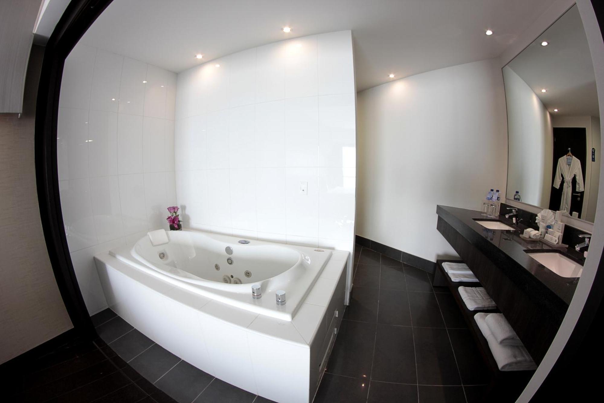 King Presidential Suite with Jetted Tub and River View