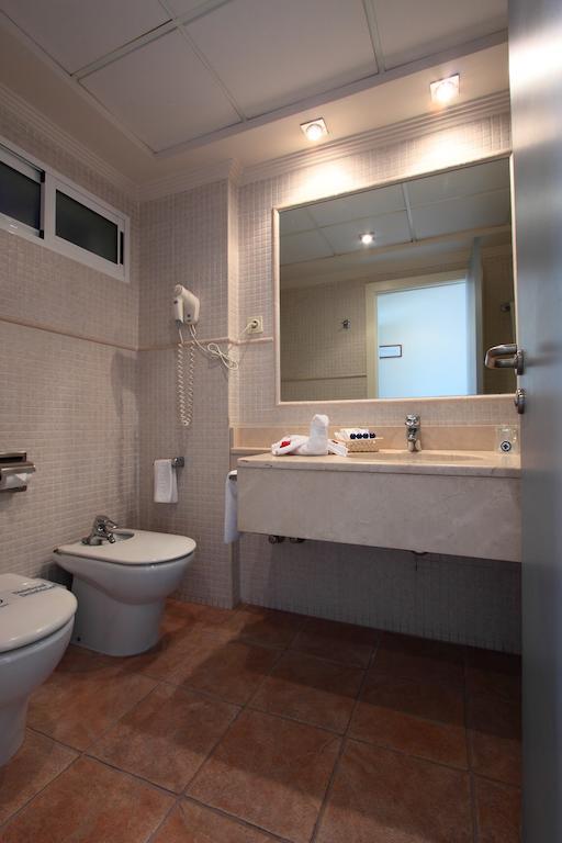 Queen Room,1563310696:JPEG