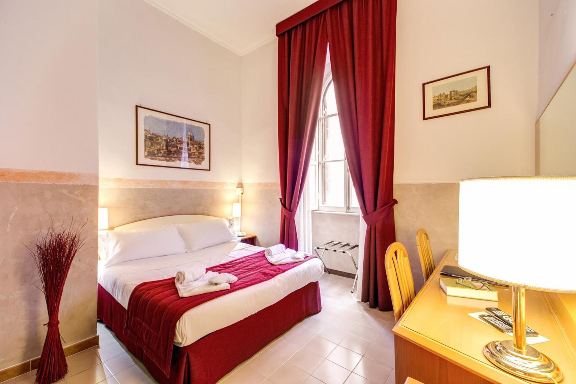 Double or Twin Room,525725562:JPEG