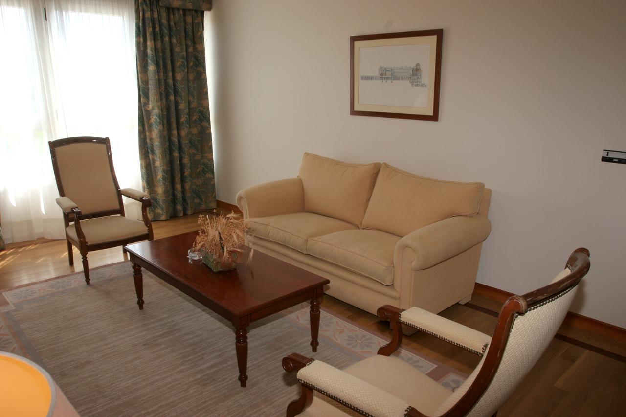Queen Suite