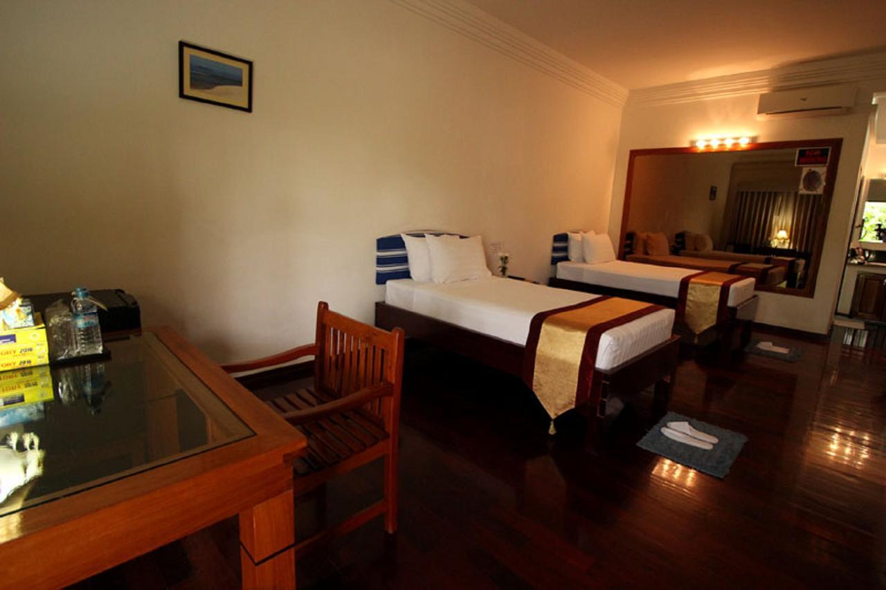 Luxury Suite Lower Floor,526254876:JPEG