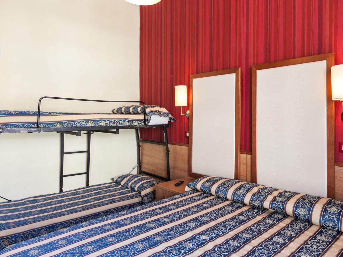 Quadruple Room with Sea View