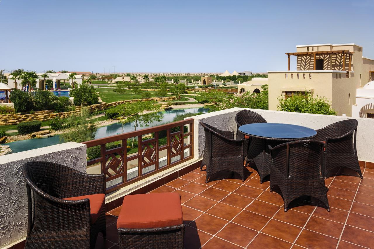 Junior King Suite with Garden View