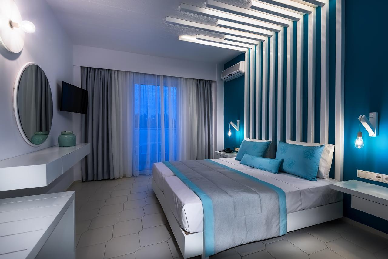 Standard Double or Twin Room,526953711:JPEG