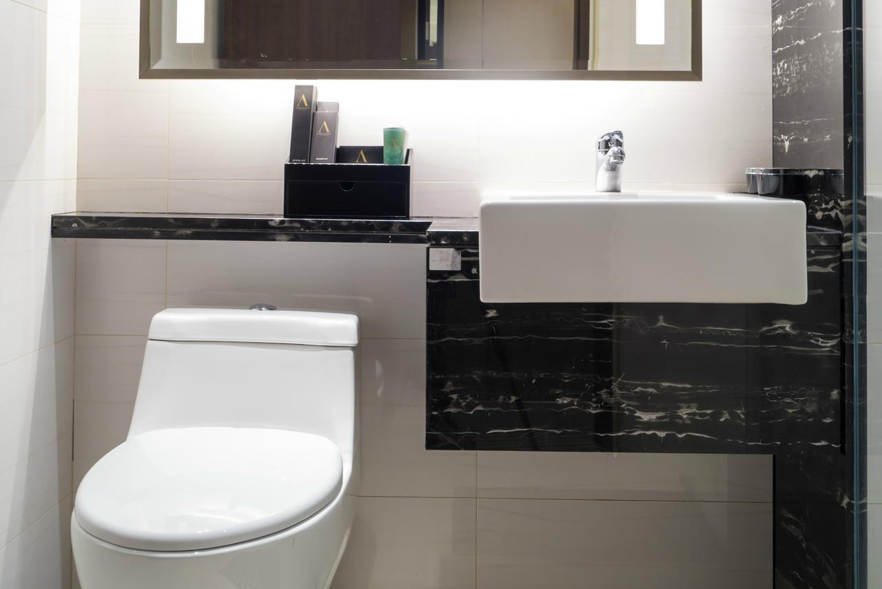 Single Room Private Bathroom 12 Hours Usage