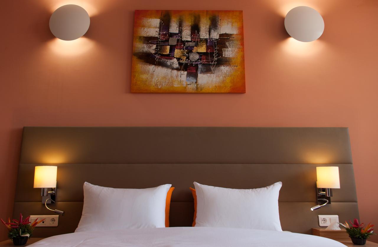 Standard Queen Room