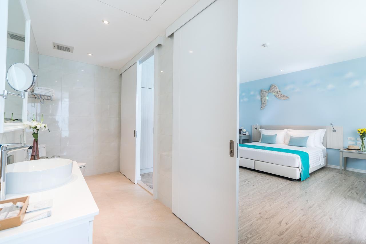 Deluxe Double Room Pool Access