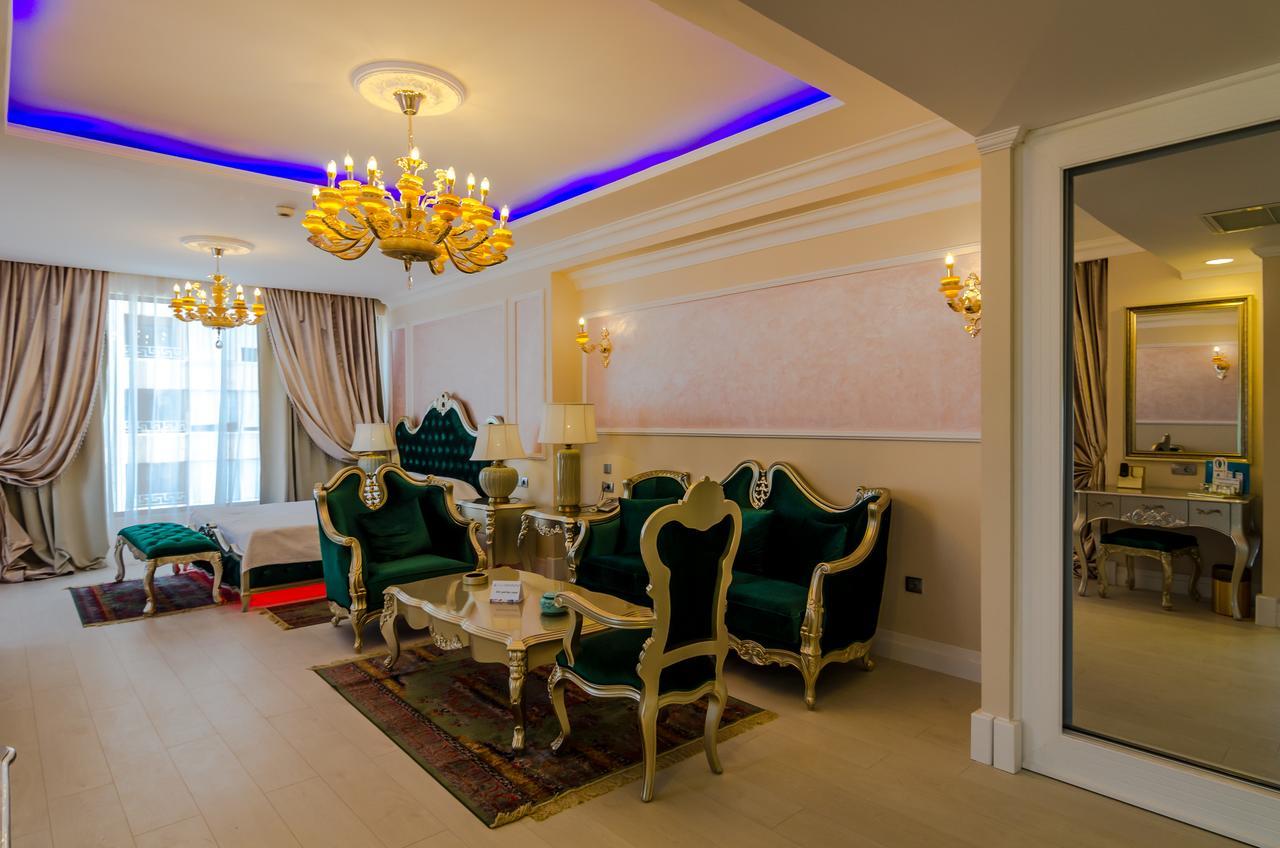 Sunrise Apartment with Frontal Sea View