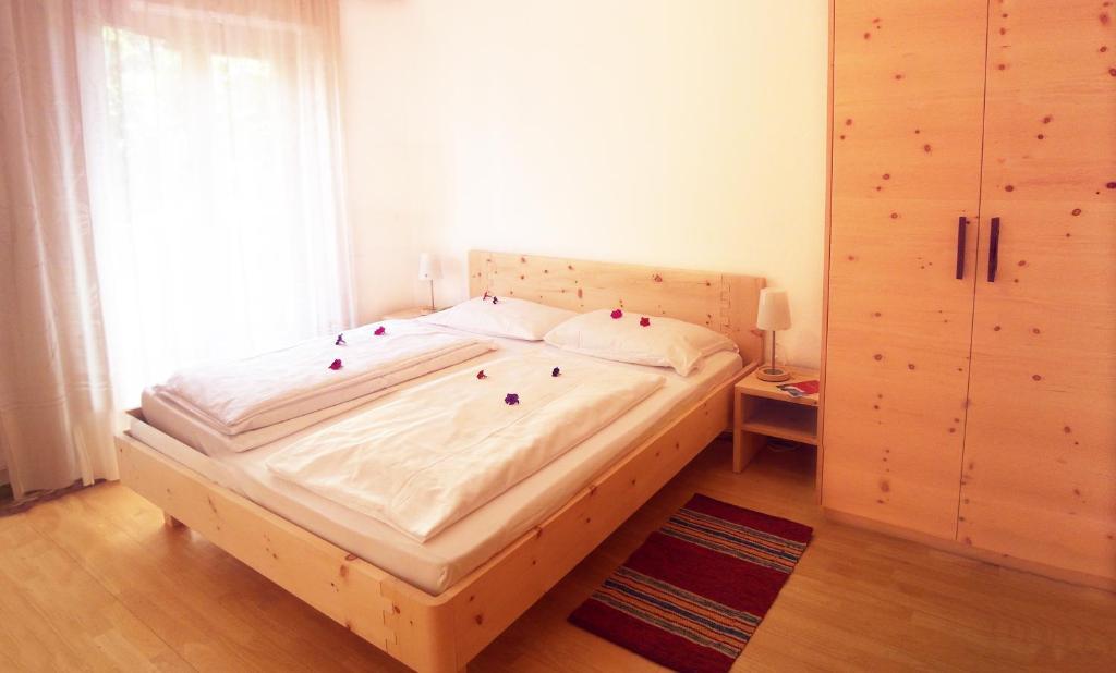 One-Bedroom Apartment (3 Adults)