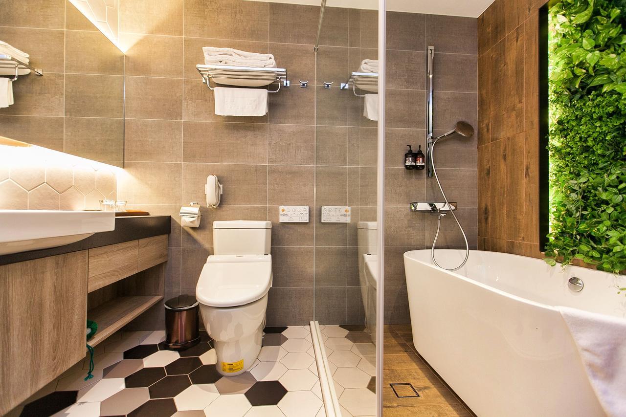 Superior Double Room No Window Basement
