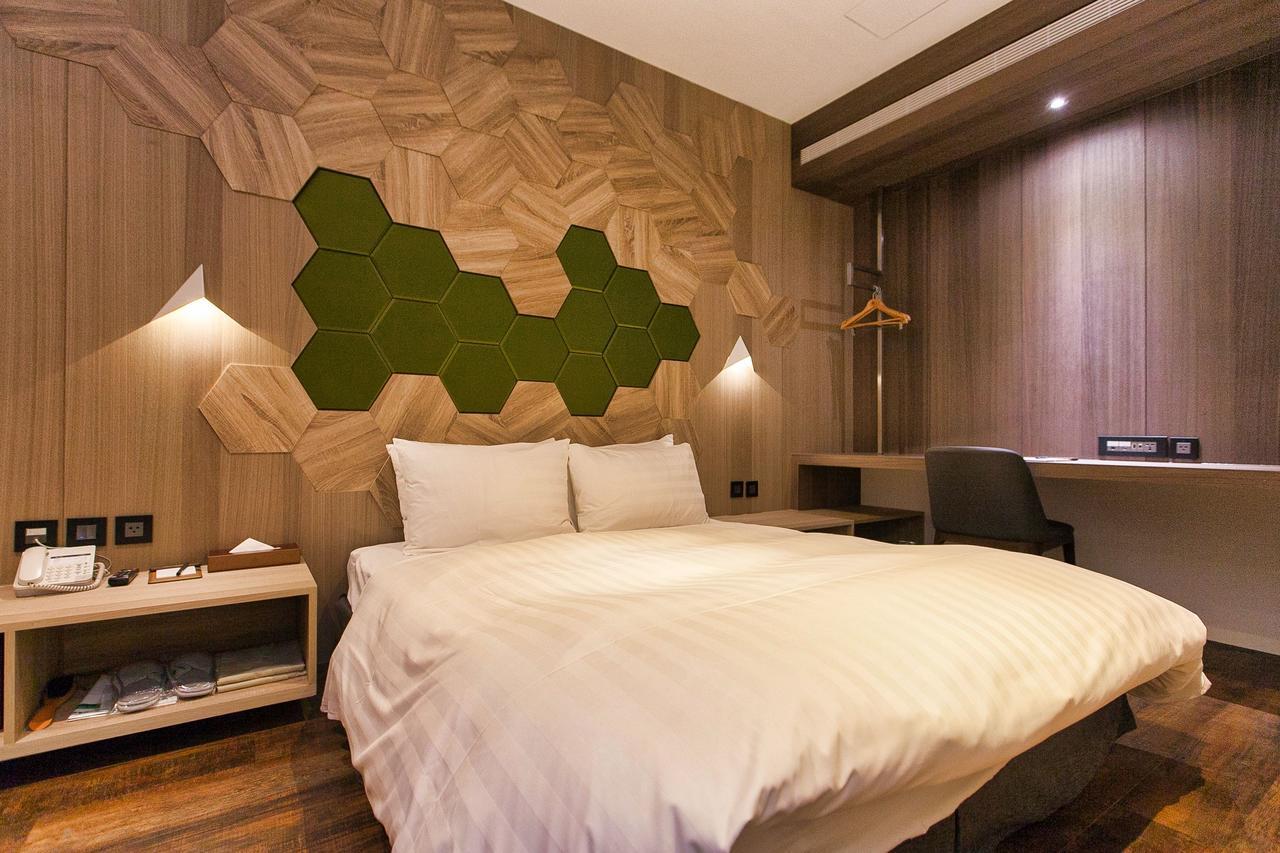 Superior Double Room No Window Basement