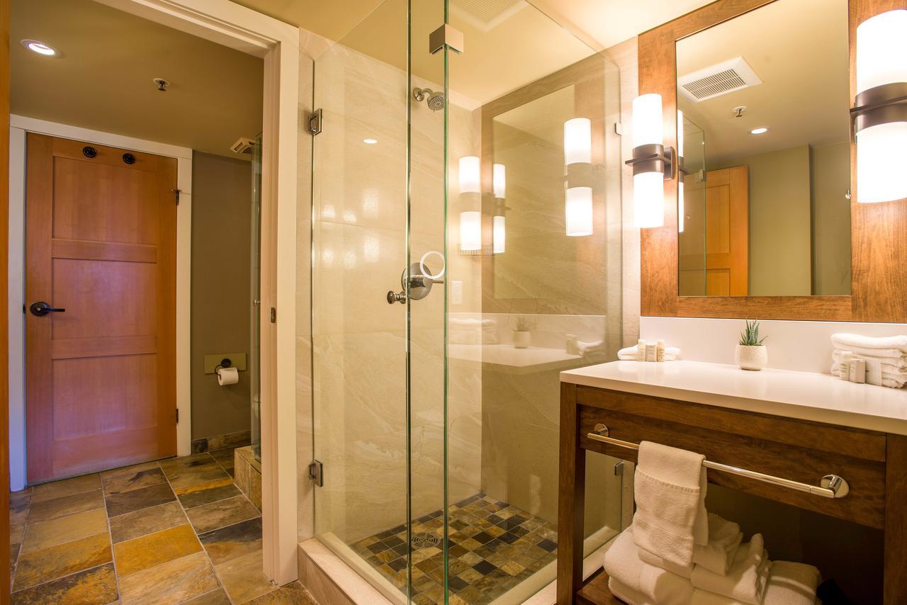 Two-Bedroom Suite with Hot Tub