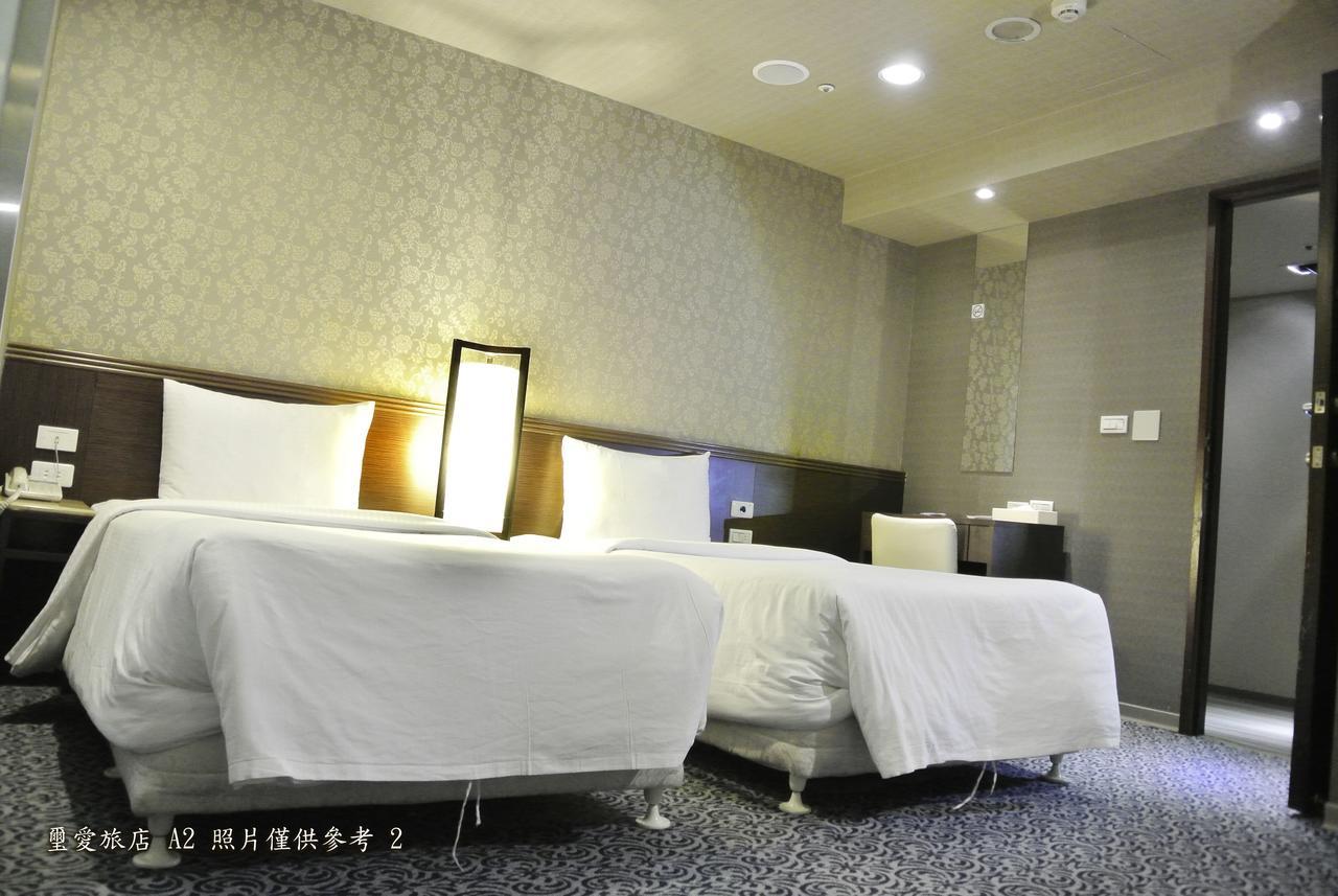 Double or Twin Room with Shower