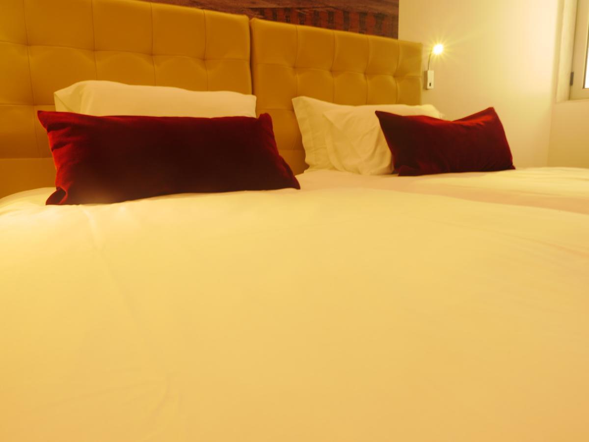 Quarto com 2 Camas de Solteiro sem Cozinha Compacta