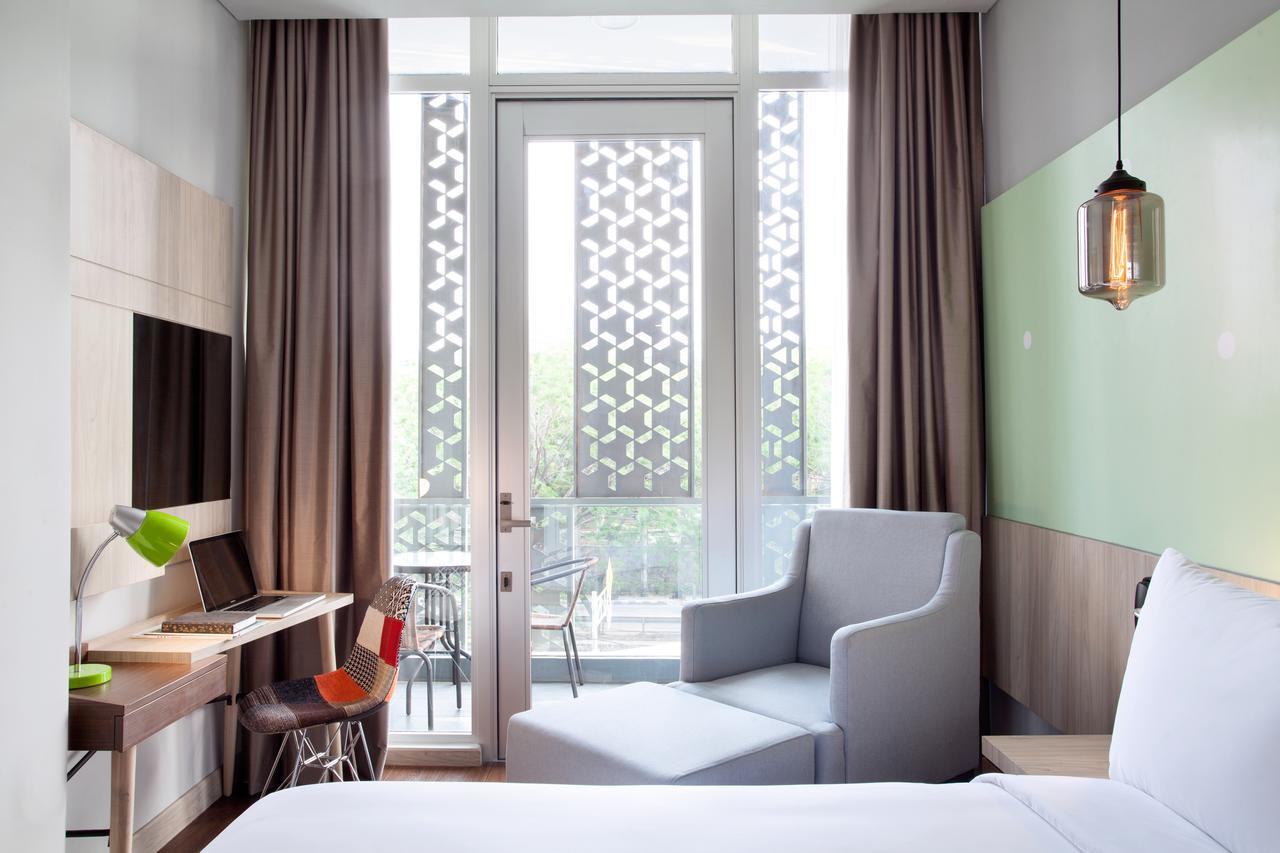 Superior Queen Room with Balcony and Free scheduled shuttle to nearest mall