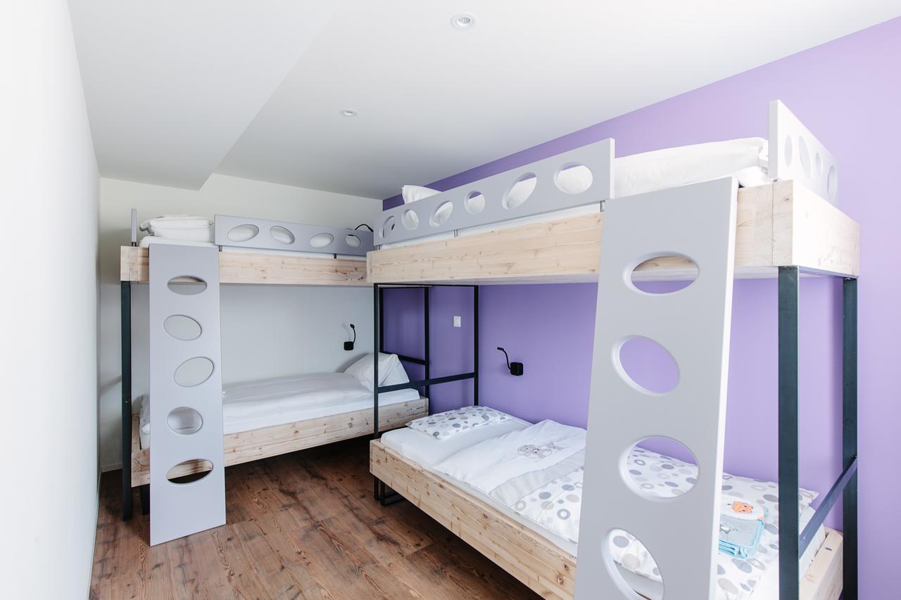 6-Bed Room