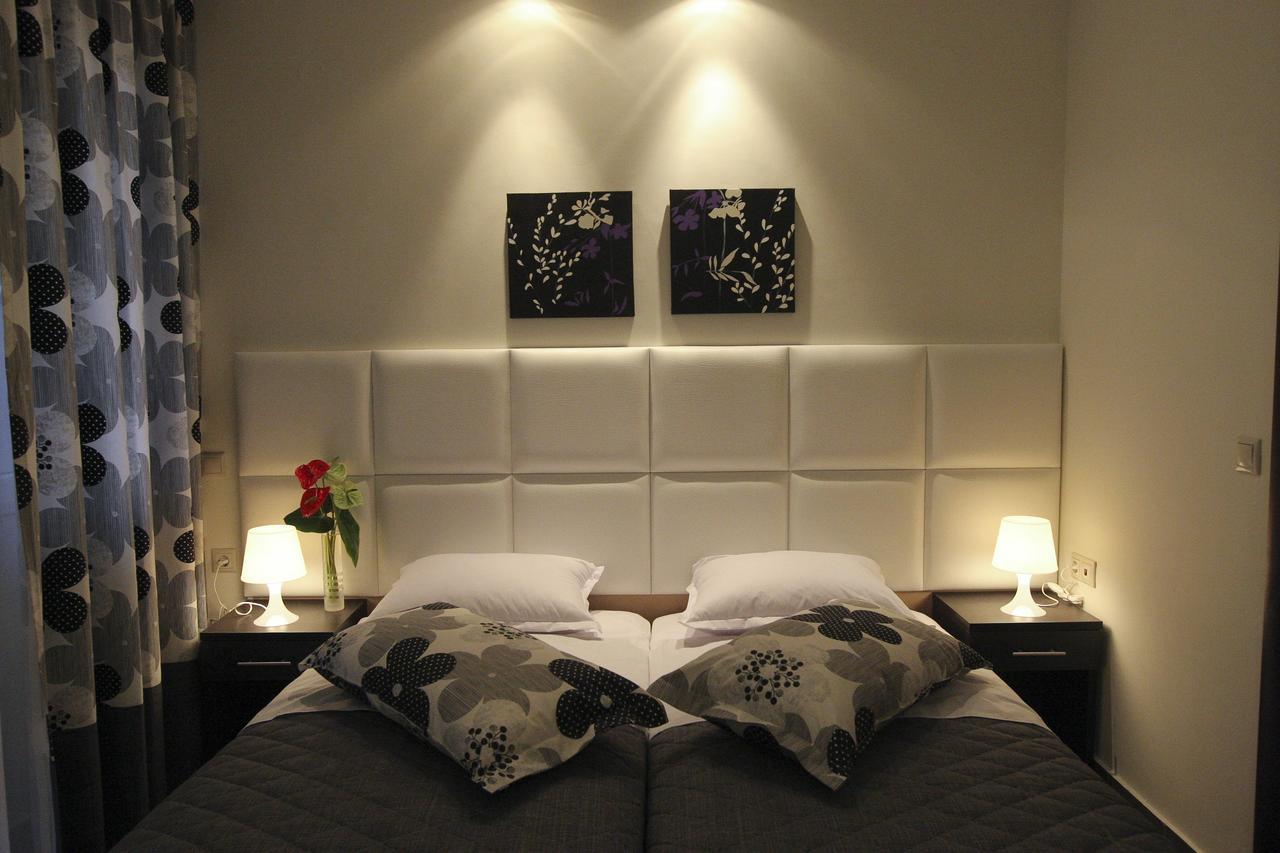 Doppel- oder Zweibettzimmer