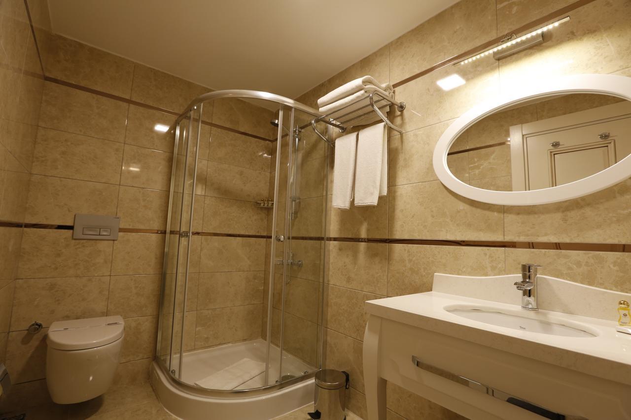 Twin Room with City View