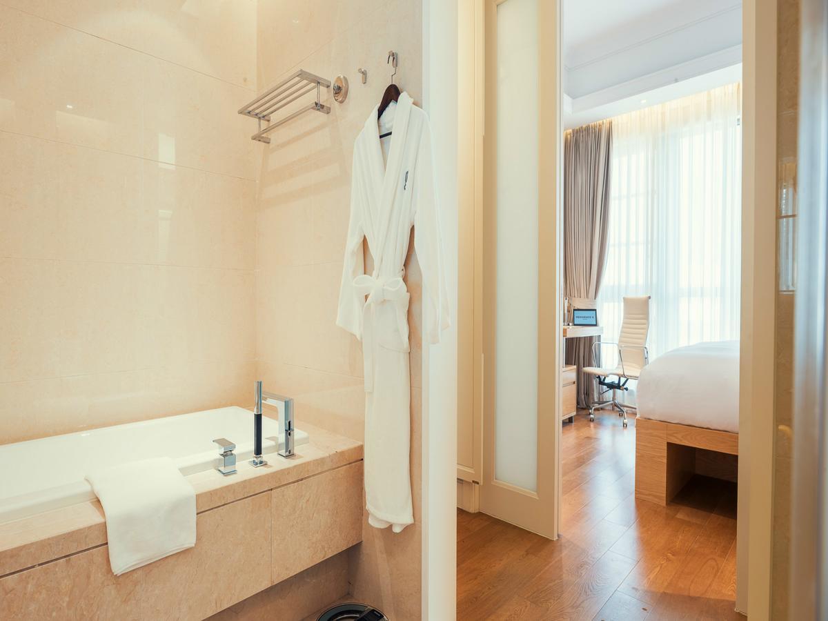 1 Bed Suite Including Access to Executive Lounge