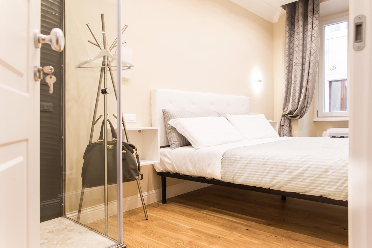 Small Double Room,536371347:JPEG