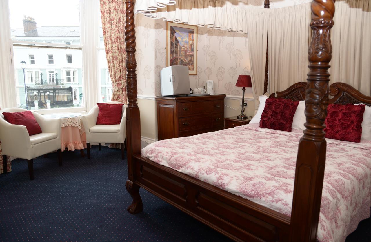 King Room with Four Poster Bed - First Floor