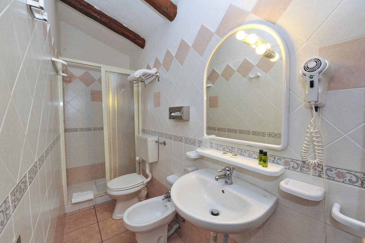 Standard Double Room,537490425:JPEG
