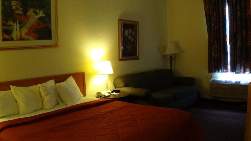 King Room - Non-Smoking