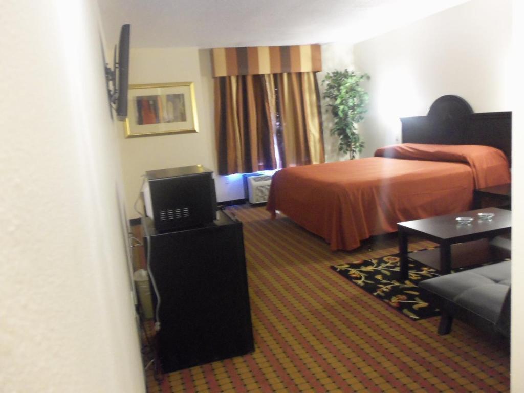 Deluxe King Suite