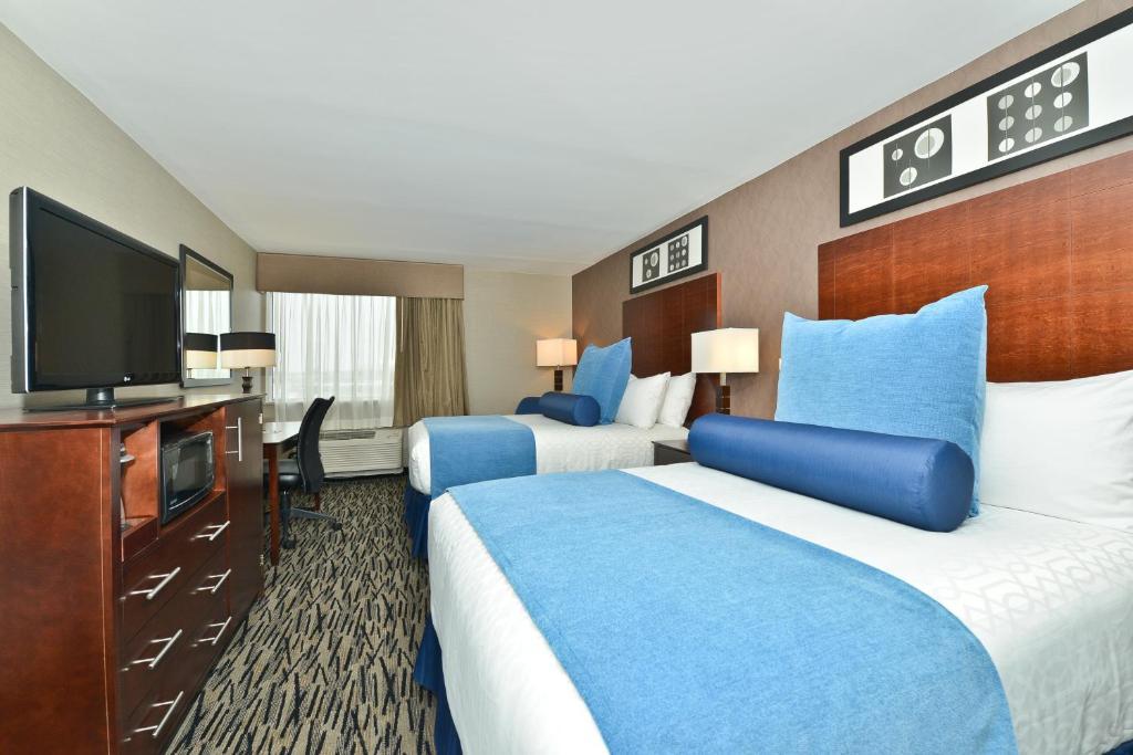 Room with two Full Size Beds