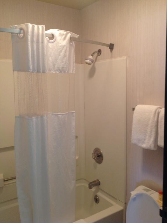 Queen Room - Disability Access/Non-Smoking