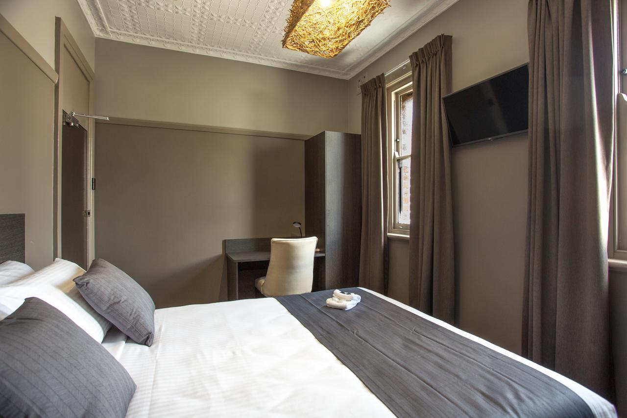 Queen Room with Shared Bathroom Comfort