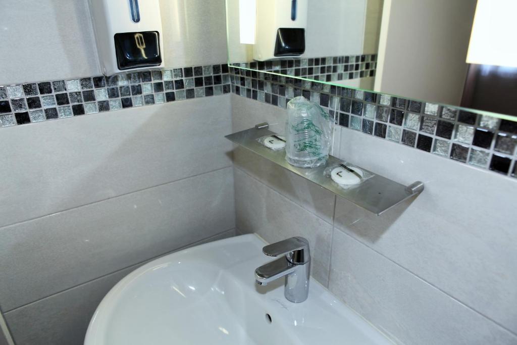 Double Room with Shower,316303549:JPEG