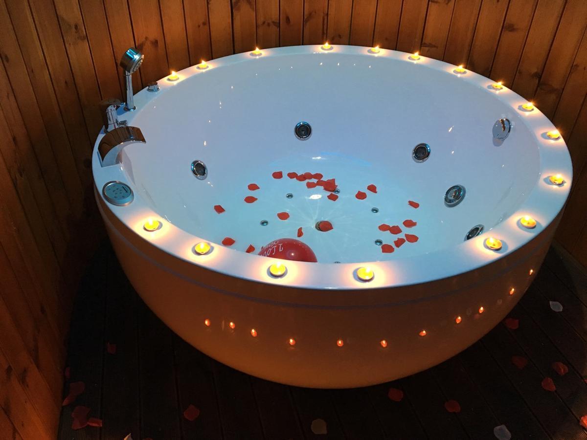 Deluxe Suite Spa Bath,540117456:JPEG