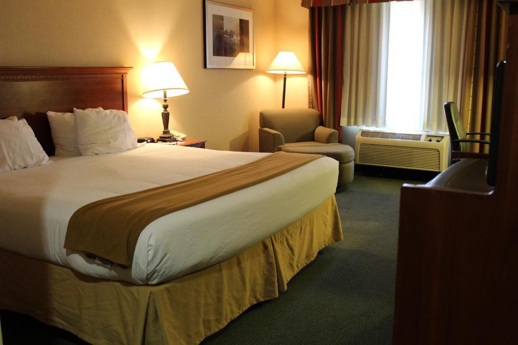 Standard King Room