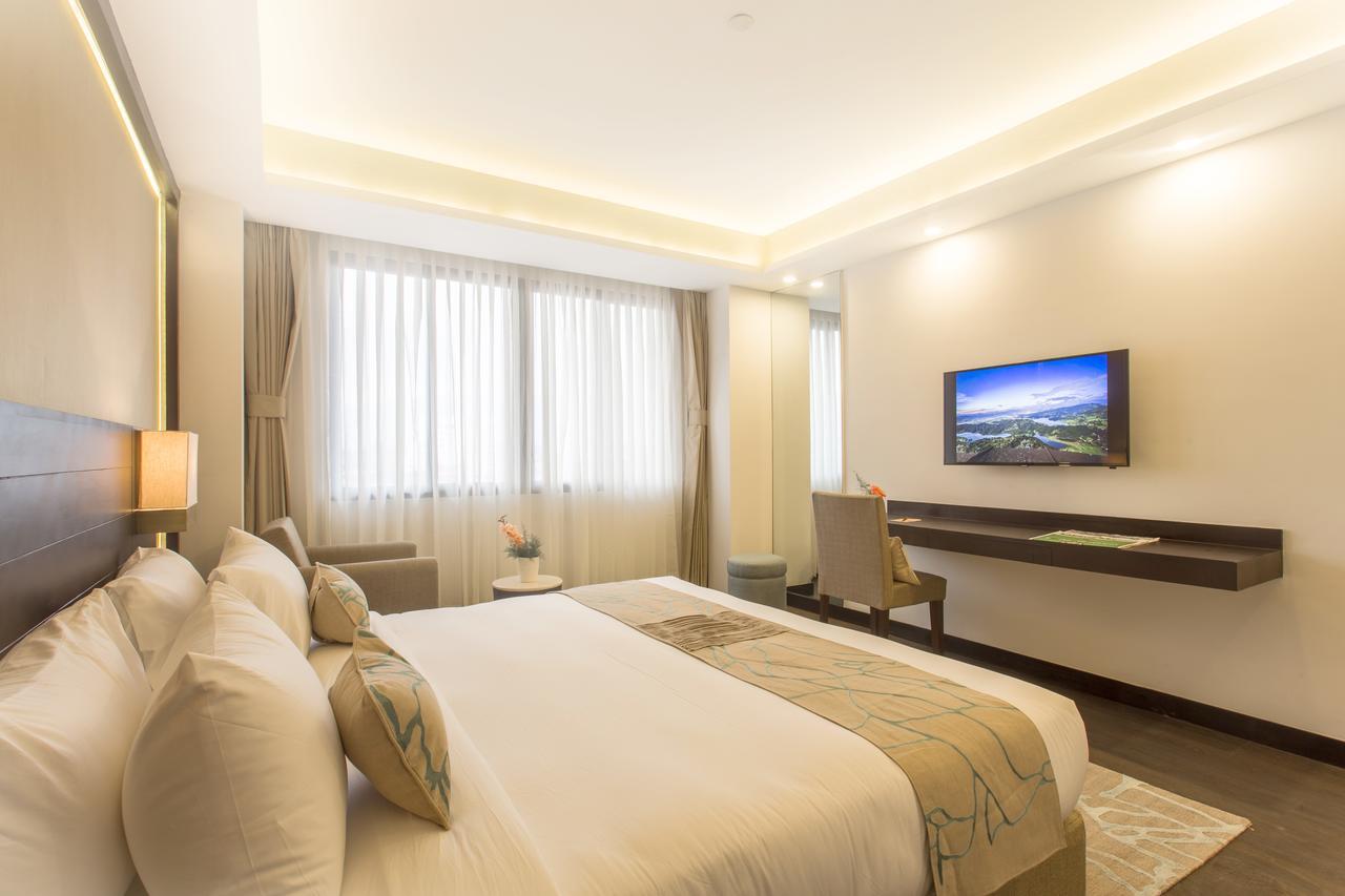 Deluxe Double or Twin Room,915659125:JPEG